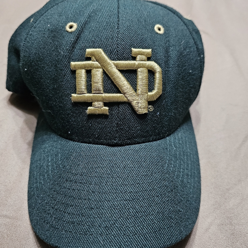Vintage Notre Dame Fighting Irish Fitted Hat By Zephyr Cap  Green